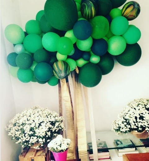 Arco árvore com fita TNT – Balão Cultura